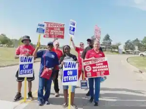 UAW strike
StreetsboroOH 9 23 23 Grevatt retouched 678x509 1.jpg