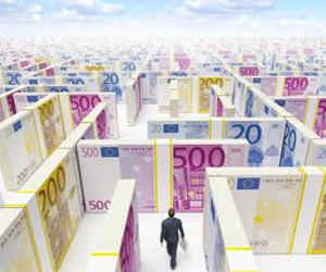 BANCONOTE MONETE EURO LABIRINTO FOTOLIA kWR 258x258IlSole24Ore Web