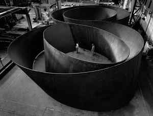 richard serra.jpg 2 600x454