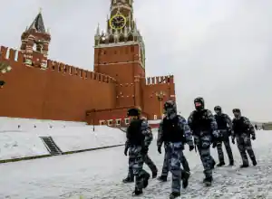 kremlin soldiers.jpg