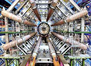 Particle-Fever 07 Installing-the-ATLAS-calorimeter Photo-Courtesy-of-CERN-1024x667