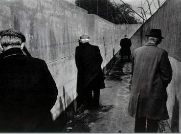 josef koudelka ireland 1976 pissing 1345142250 b25255b725255d