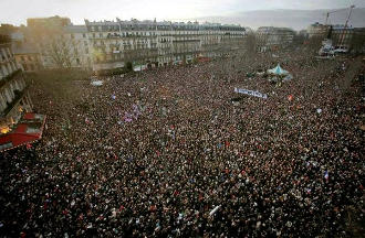 Nuit Debout 4 Paris crowds