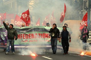 Pomigliano è il giorno del referendum 300x199