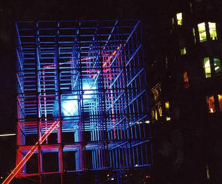 V7 post modern con. o. space3 1