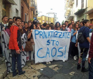 Ironia sulle privatizzazioni della scuola annunciate