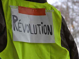 yellow vests 3854259 960 720