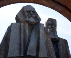 Karl Marx and Friedrich Engels statue Memento Park 3