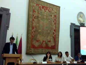 09pol1 f01 soggetto nonmeglio identificato a sinistra 