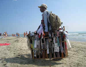 ambulanti abusivi spiaggia 1862473