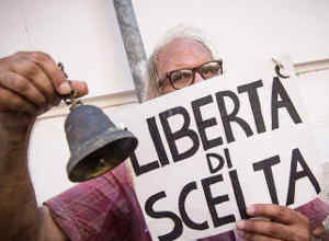 sondaggio vaccini obbligatori 900x450