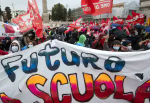manifestazione scuola 2.jpg