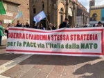 striscione contro la nato 620x465